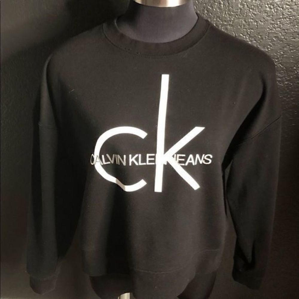 Calvin Klein Monogram Logo Pullover Crop Sweatshirt - Picture 3 of 8